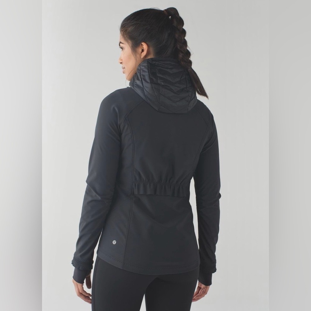 Lululemon Wind Runner Softshell Jacket Size 6